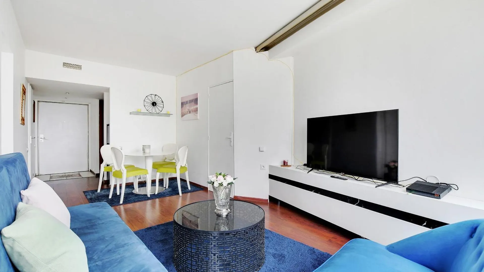 Vue Imprenable Sur La Tour Eiffel Et La Seine Apartment Paris France